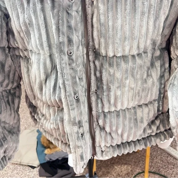 American Eagle Women’s Small Gray Soft Ribbed Textured Puffer Coat Jacket New - Picture 7 of 16